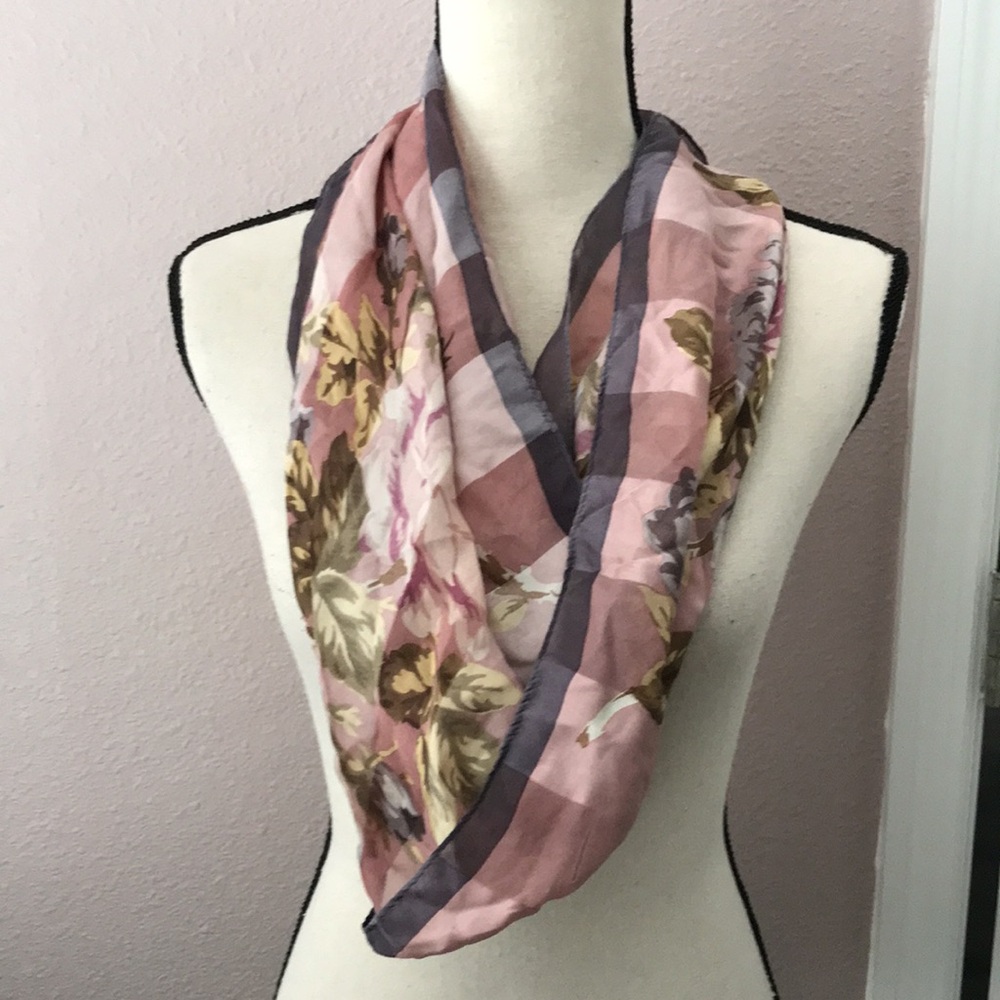 ❤️3X20 ANNE KLEIN 100% Silk Rouses Print Squared Neck Scarf